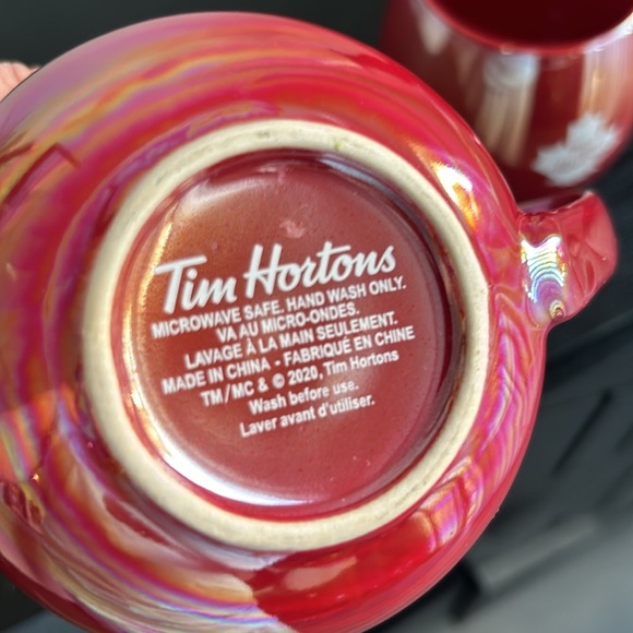 TIM HORTONS Red Luster Iridescent Maple Leaf Coffee Tea Mugs, Set of 2 - Picture 9 of 14